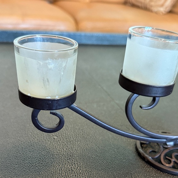 Elegant Brown Metal Candle Holder for four votive candles - Picture 2 of 8